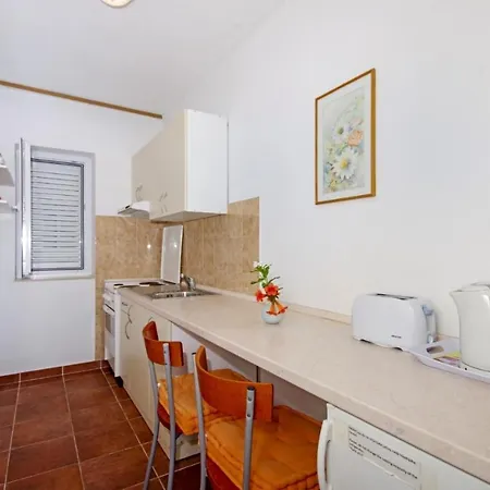 Antonia 3* Baska Voda